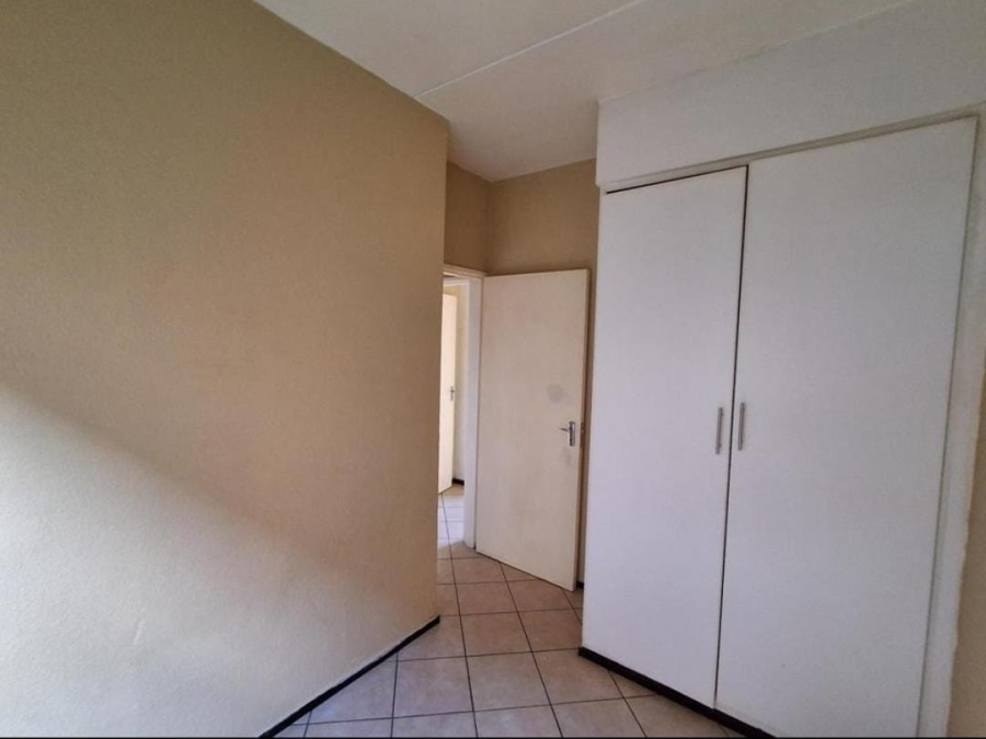 2 Bedroom Property for Sale in Alrode Gauteng