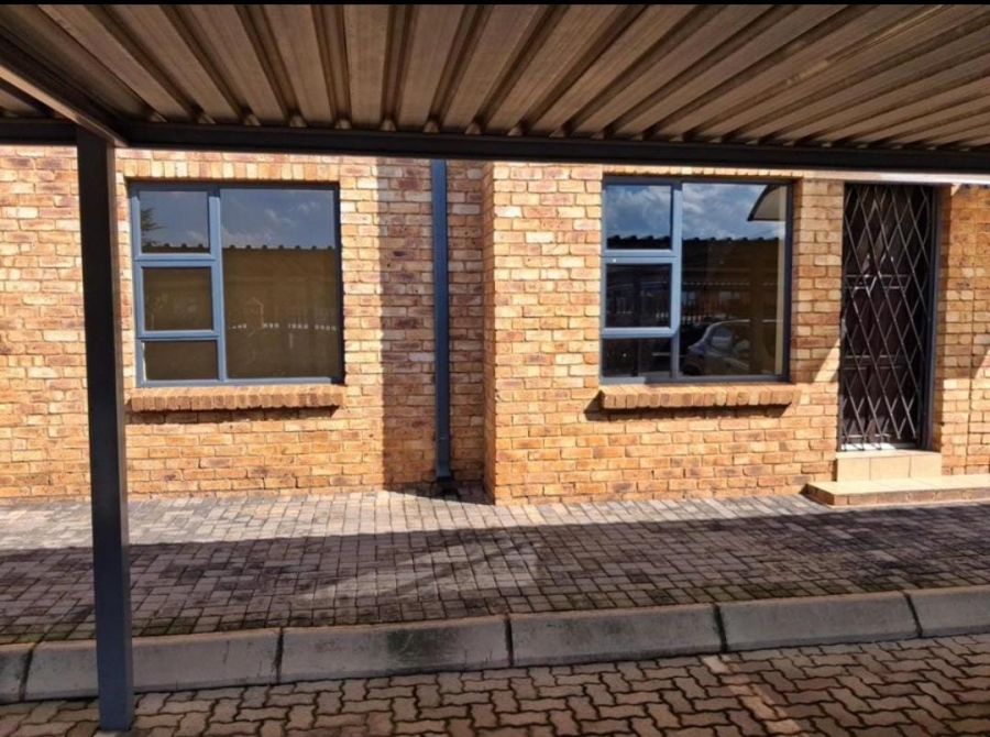 2 Bedroom Property for Sale in Alrode Gauteng