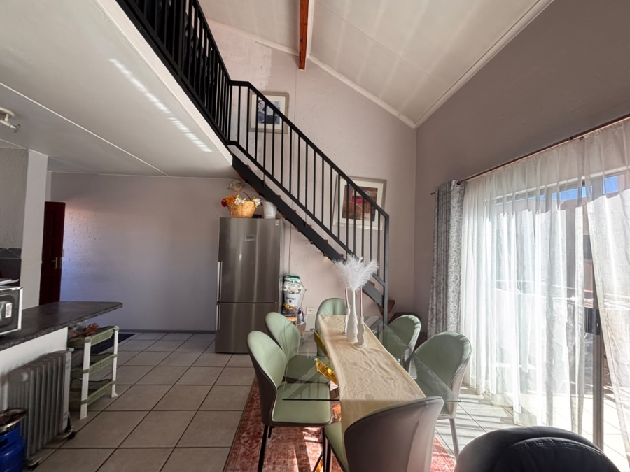 To Let 2 Bedroom Property for Rent in Bromhof Gauteng