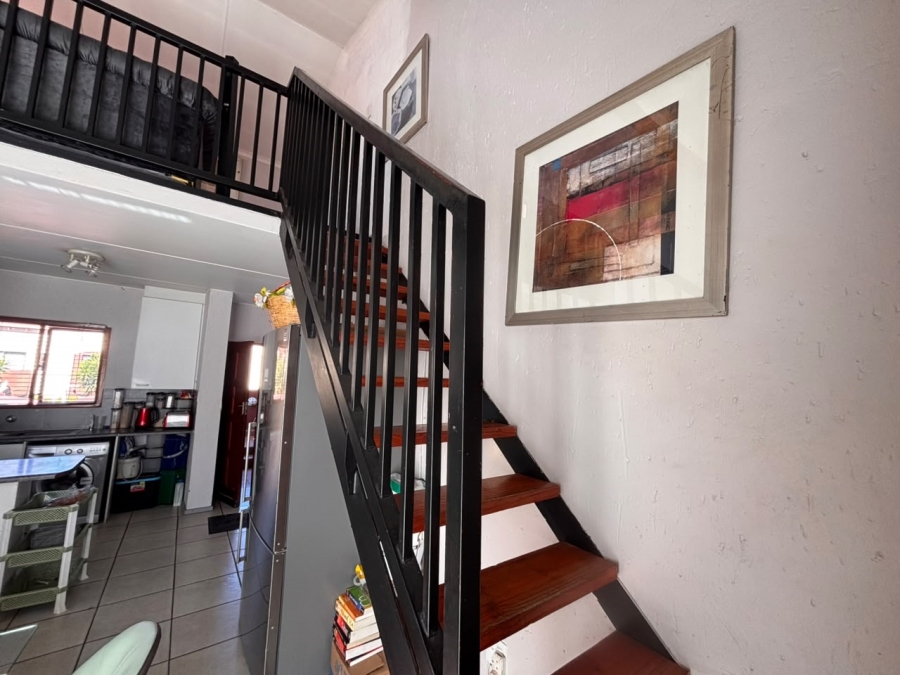To Let 2 Bedroom Property for Rent in Bromhof Gauteng
