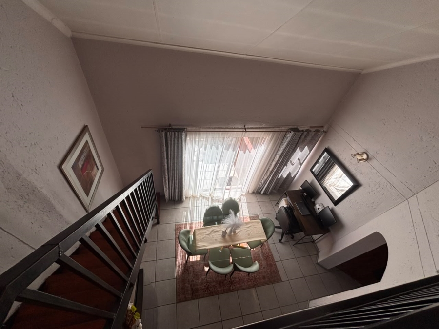 To Let 2 Bedroom Property for Rent in Bromhof Gauteng
