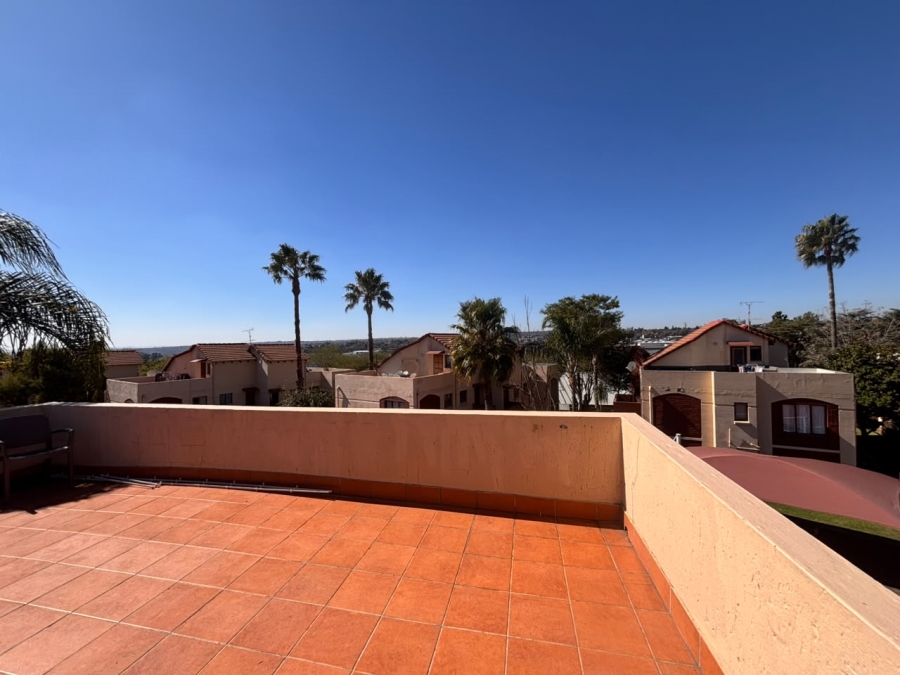 To Let 2 Bedroom Property for Rent in Bromhof Gauteng
