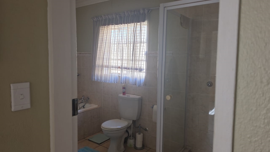 2 Bedroom Property for Sale in Annlin Gauteng