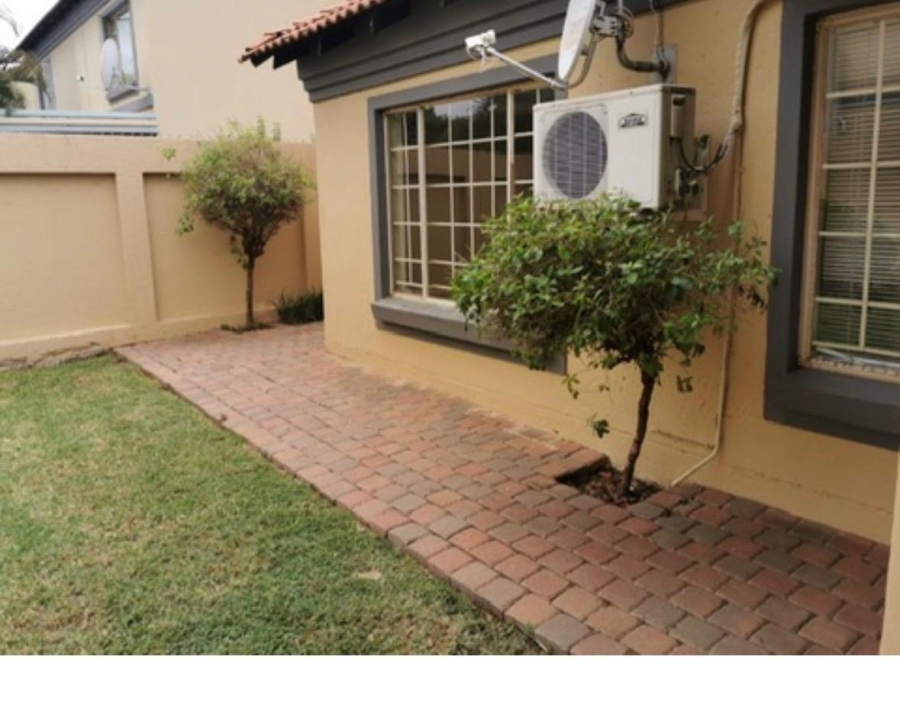 2 Bedroom Property for Sale in Annlin Gauteng
