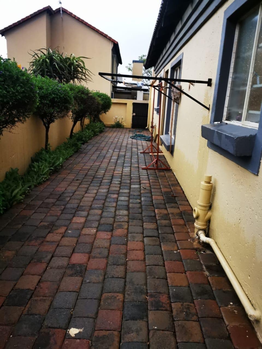 2 Bedroom Property for Sale in Annlin Gauteng
