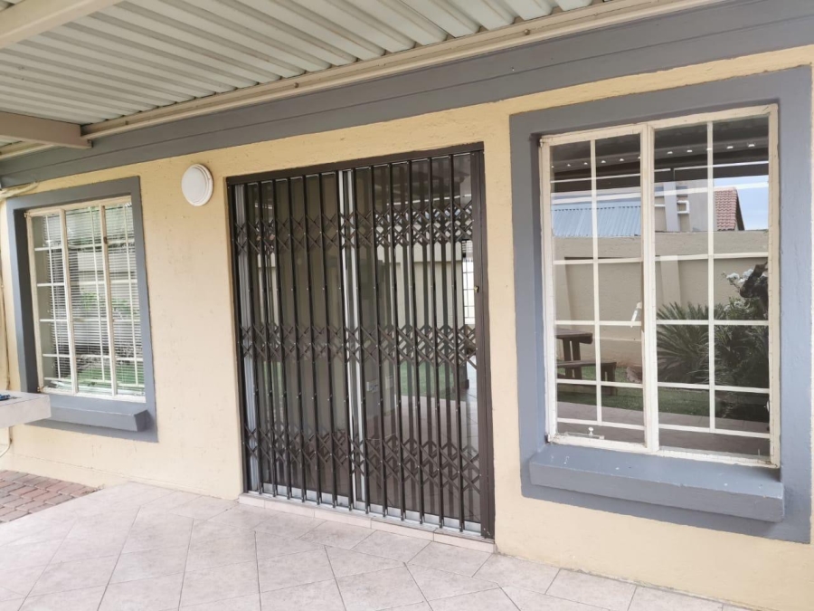 2 Bedroom Property for Sale in Annlin Gauteng