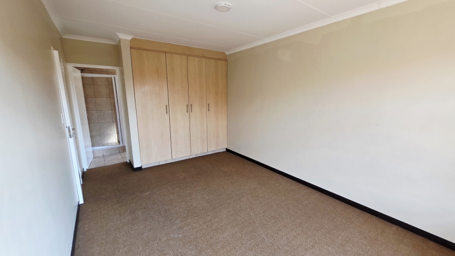 4 Bedroom Property for Sale in Oukraal Estate Gauteng