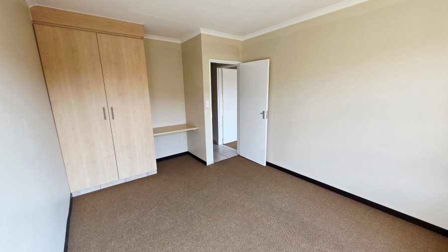 4 Bedroom Property for Sale in Oukraal Estate Gauteng