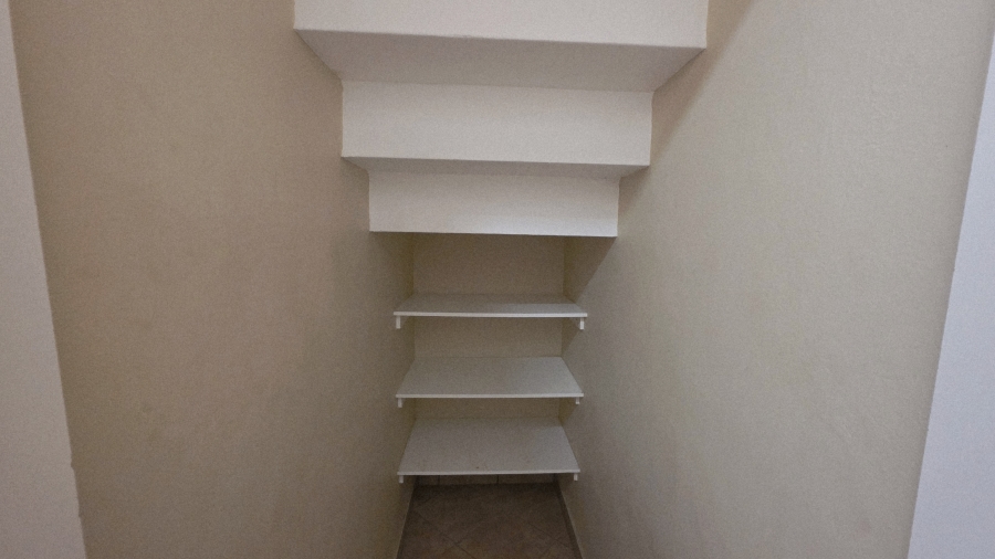 4 Bedroom Property for Sale in Oukraal Estate Gauteng