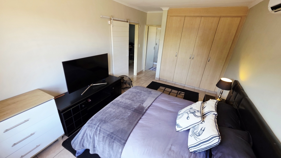 4 Bedroom Property for Sale in Oukraal Estate Gauteng