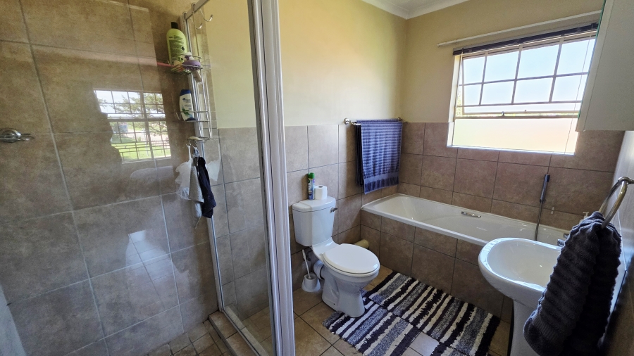 4 Bedroom Property for Sale in Oukraal Estate Gauteng