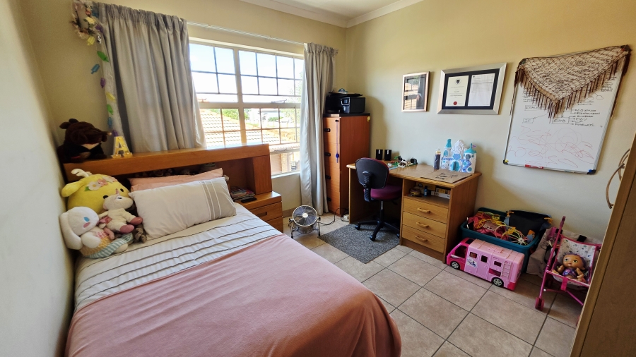 4 Bedroom Property for Sale in Oukraal Estate Gauteng