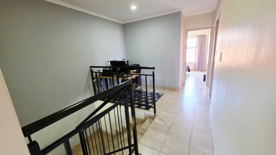 4 Bedroom Property for Sale in Oukraal Estate Gauteng