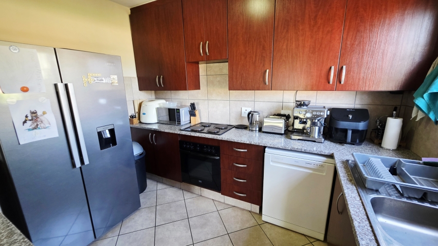 4 Bedroom Property for Sale in Oukraal Estate Gauteng