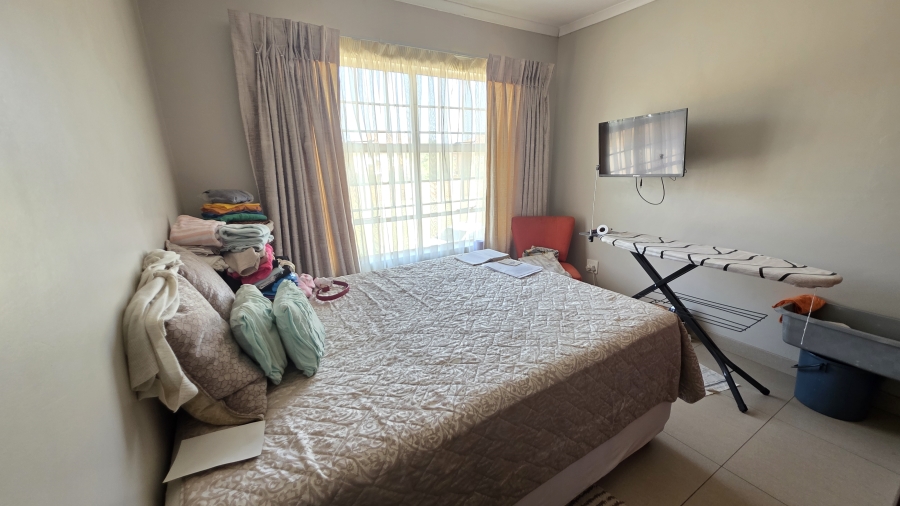 4 Bedroom Property for Sale in Oukraal Estate Gauteng