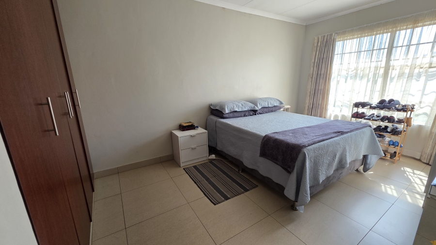 4 Bedroom Property for Sale in Oukraal Estate Gauteng