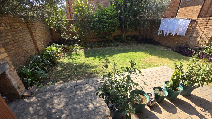 4 Bedroom Property for Sale in Oukraal Estate Gauteng