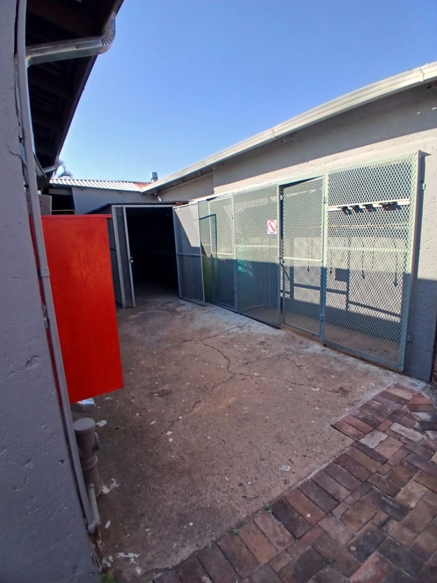 To Let Commercial Property for Rent in Montana Park Gauteng