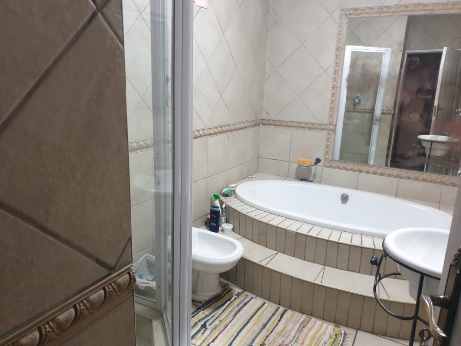 6 Bedroom Property for Sale in Capital Park Gauteng