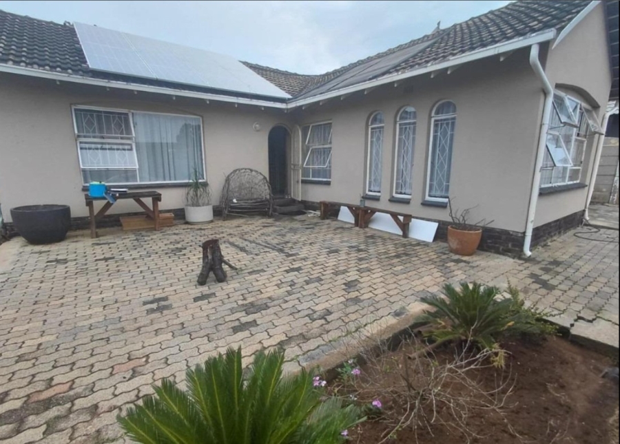 3 Bedroom Property for Sale in Roseacre Gauteng
