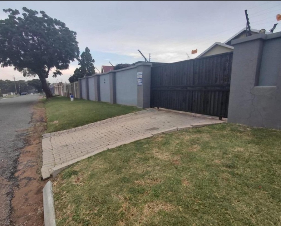 3 Bedroom Property for Sale in Roseacre Gauteng