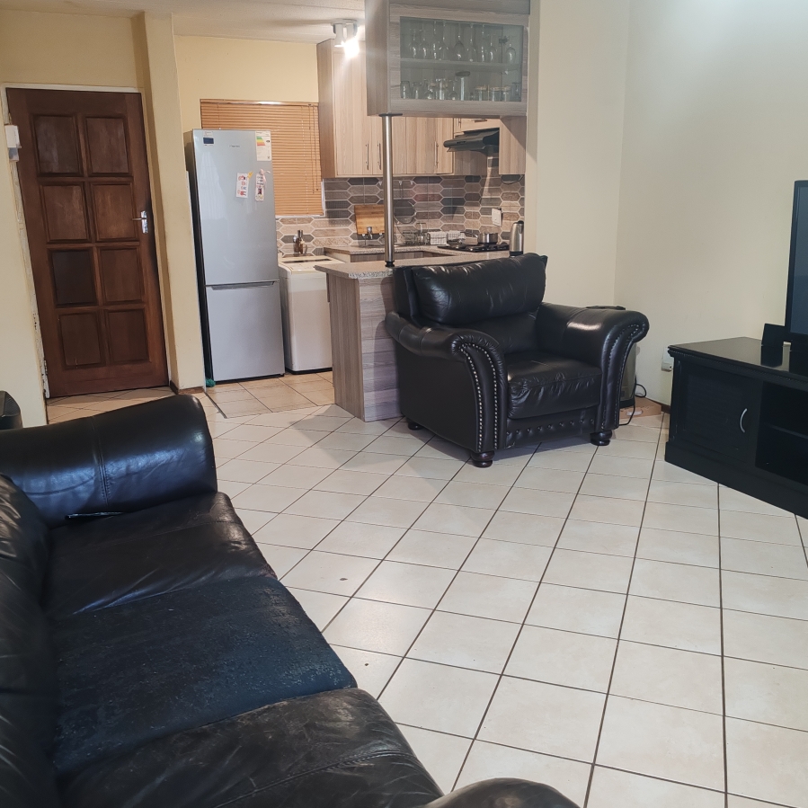 2 Bedroom Property for Sale in Die Hoewes Gauteng