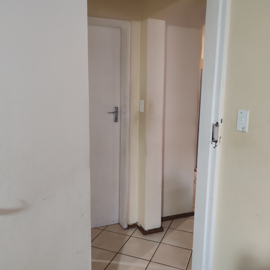 2 Bedroom Property for Sale in Die Hoewes Gauteng