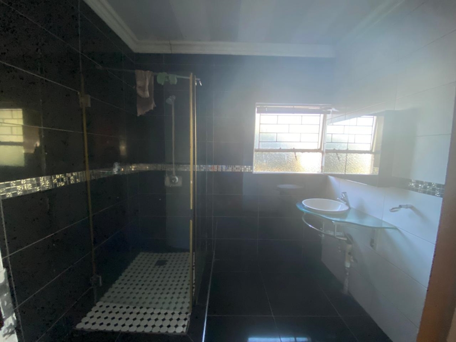 5 Bedroom Property for Sale in Bedworth Park Gauteng
