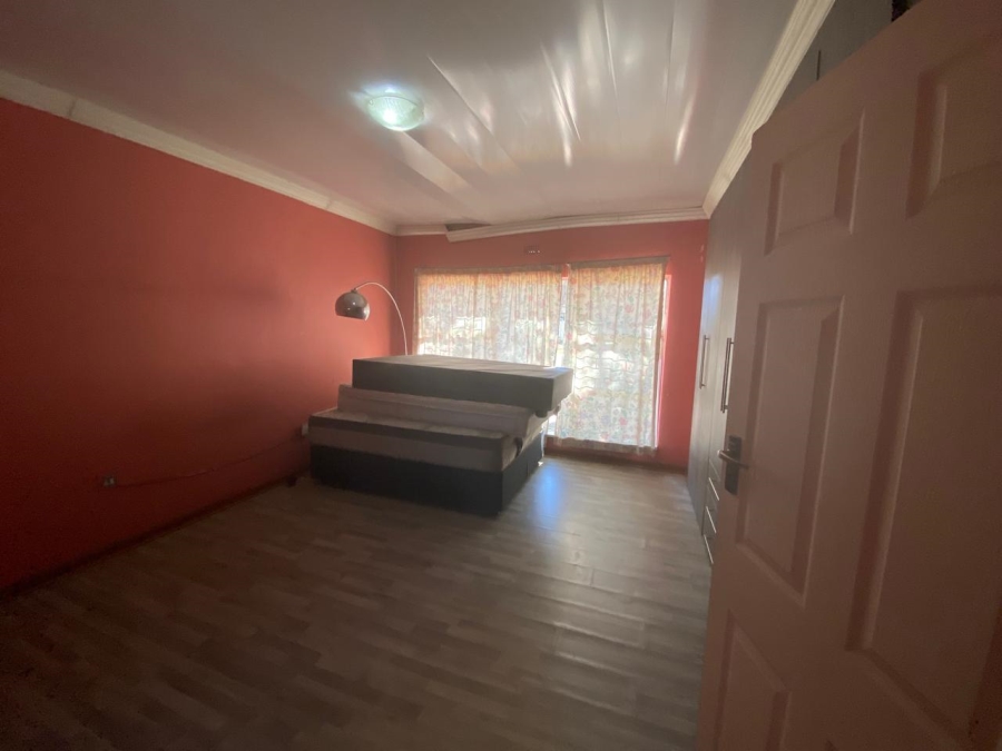 5 Bedroom Property for Sale in Bedworth Park Gauteng