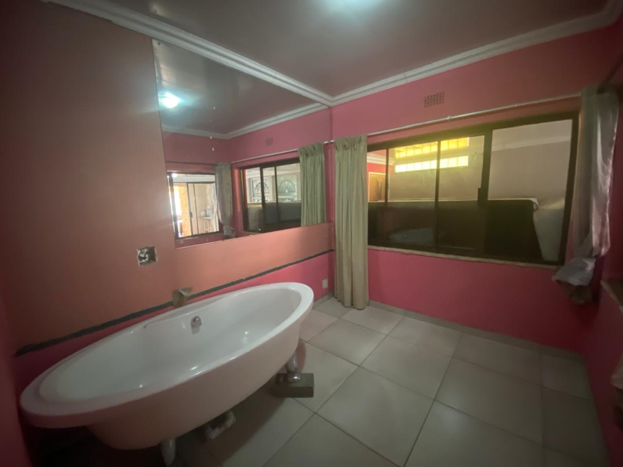 5 Bedroom Property for Sale in Bedworth Park Gauteng