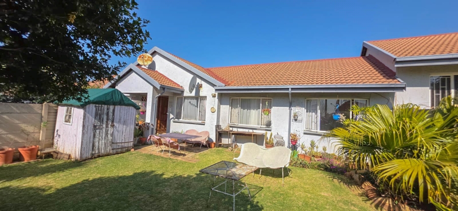 3 Bedroom Property for Sale in Glen Marais Gauteng