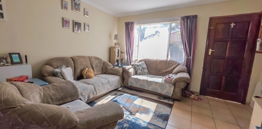 3 Bedroom Property for Sale in Glen Marais Gauteng