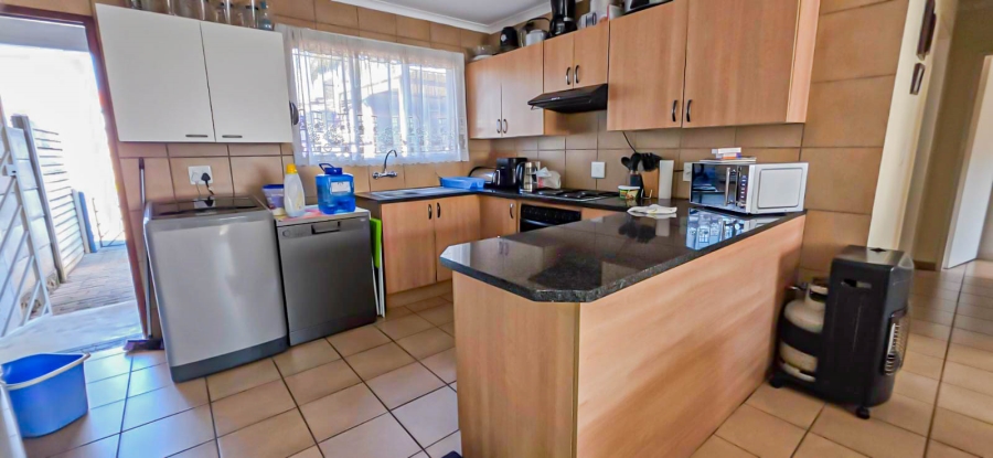 3 Bedroom Property for Sale in Glen Marais Gauteng