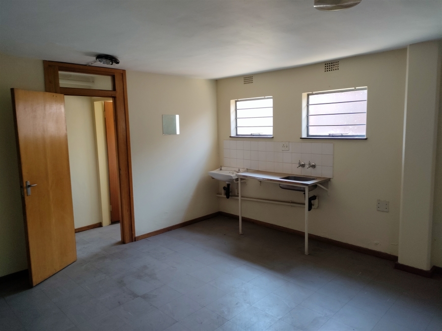 To Let Commercial Property for Rent in Strijdom Park Gauteng