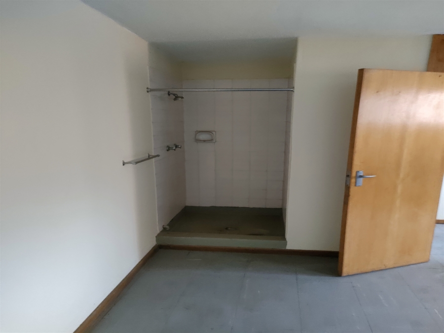 To Let Commercial Property for Rent in Strijdom Park Gauteng