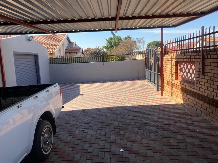 2 Bedroom Property for Sale in Mabopane Gauteng