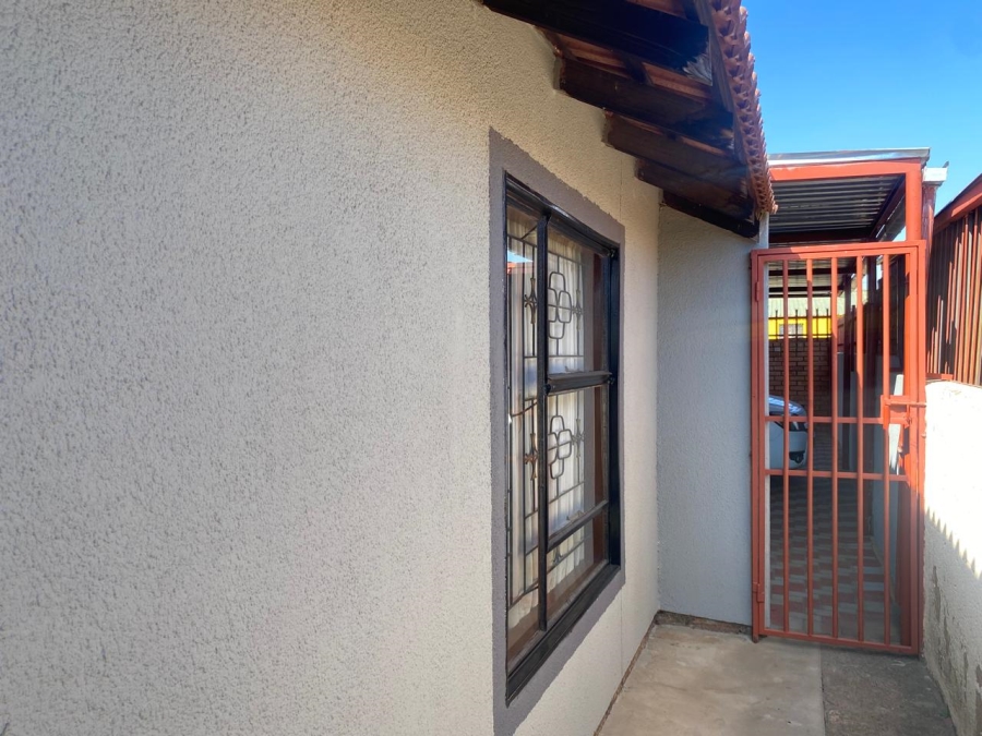 2 Bedroom Property for Sale in Mabopane Gauteng