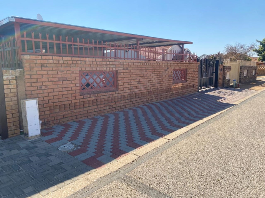 2 Bedroom Property for Sale in Mabopane Gauteng