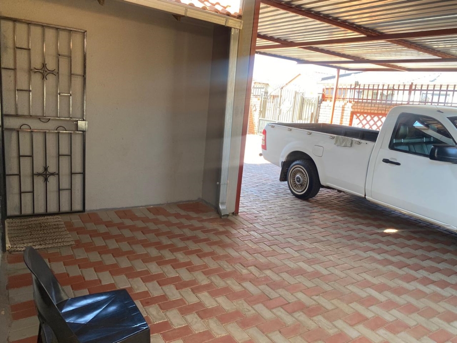 2 Bedroom Property for Sale in Mabopane Gauteng