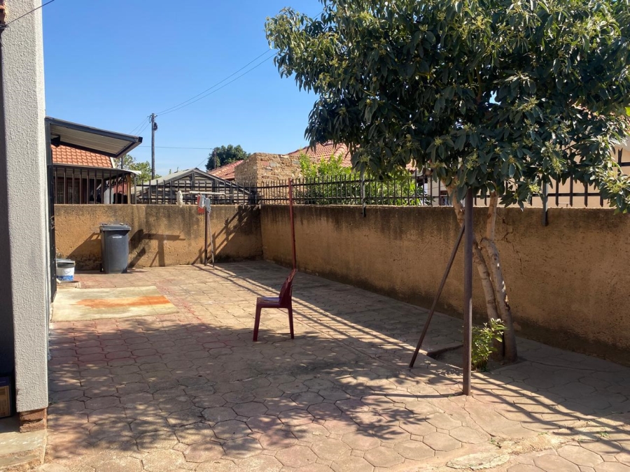 2 Bedroom Property for Sale in Mabopane Gauteng