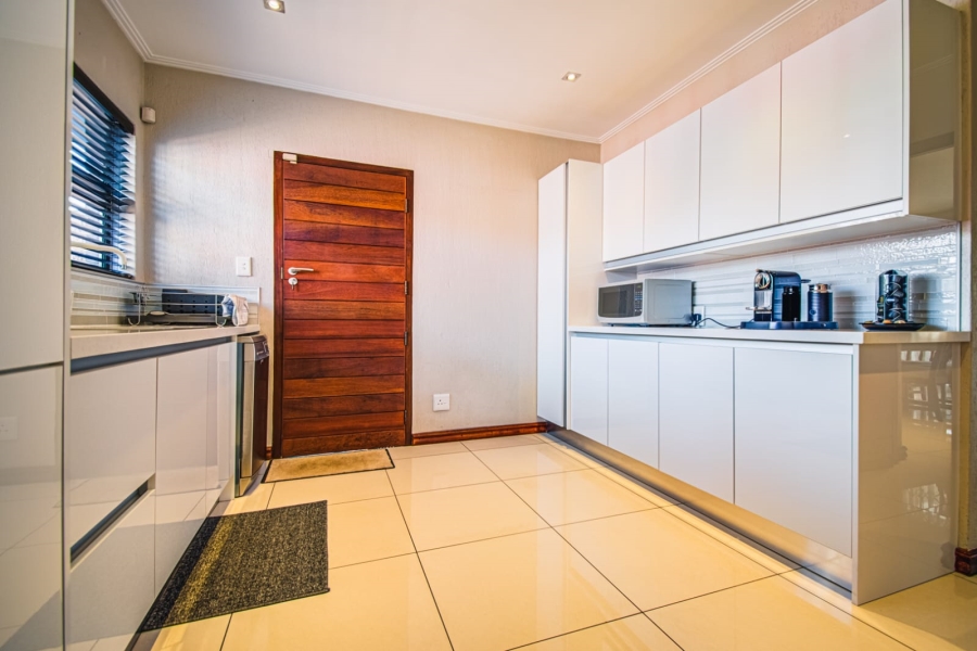 5 Bedroom Property for Sale in Terenure Gauteng