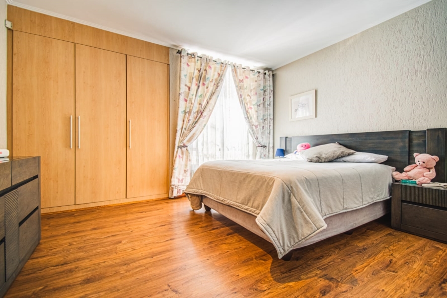 5 Bedroom Property for Sale in Terenure Gauteng