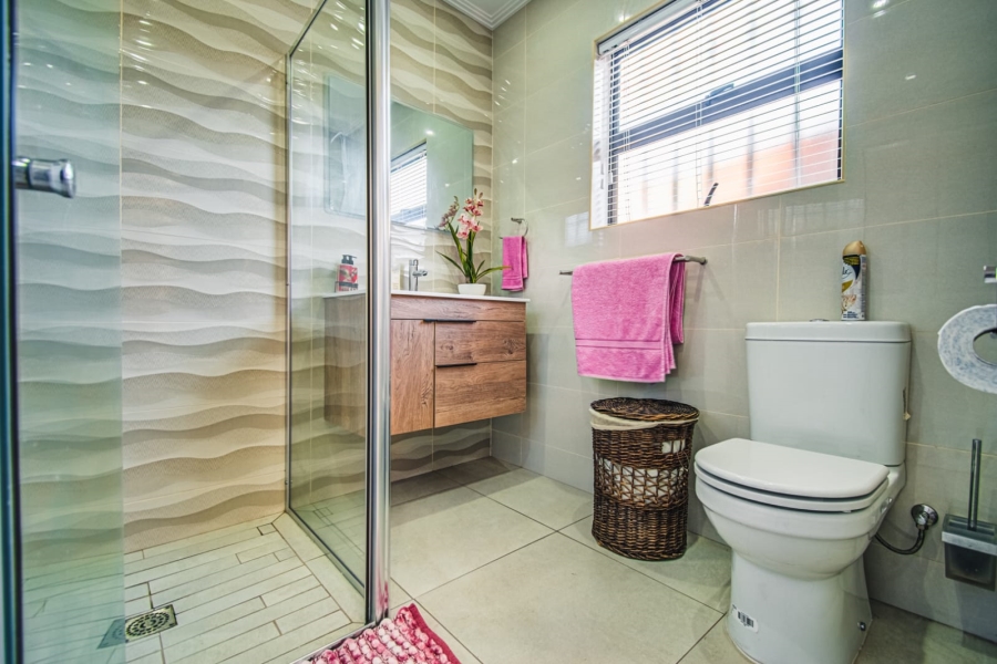 5 Bedroom Property for Sale in Terenure Gauteng
