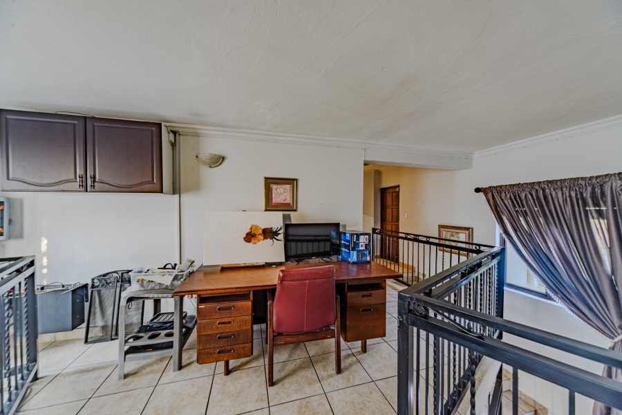 4 Bedroom Property for Sale in Silver Lakes Golf Estate Gauteng