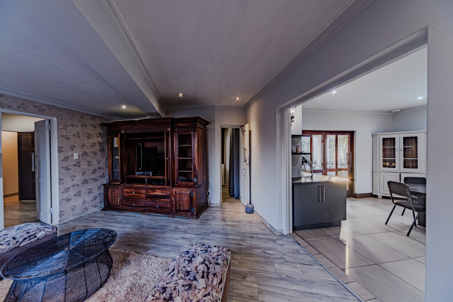 4 Bedroom Property for Sale in Silver Lakes Golf Estate Gauteng