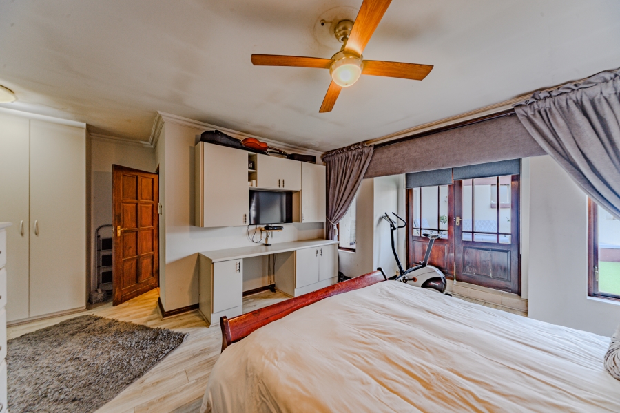 4 Bedroom Property for Sale in Silver Lakes Golf Estate Gauteng