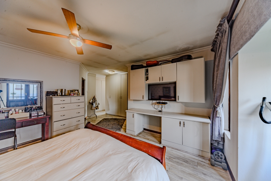 4 Bedroom Property for Sale in Silver Lakes Golf Estate Gauteng