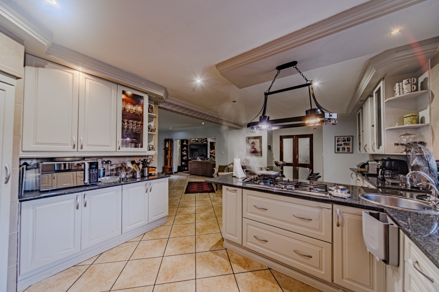 4 Bedroom Property for Sale in Silver Lakes Golf Estate Gauteng