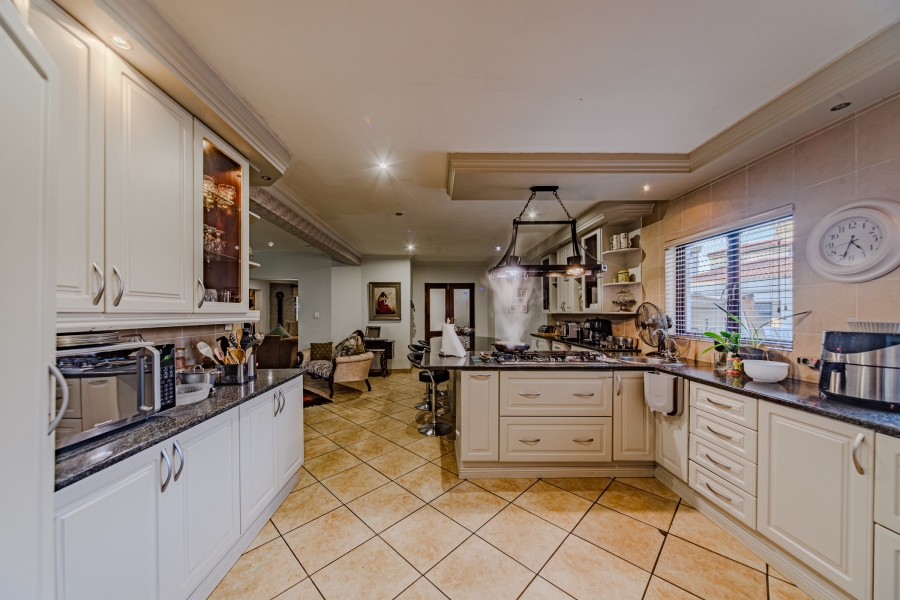 4 Bedroom Property for Sale in Silver Lakes Golf Estate Gauteng