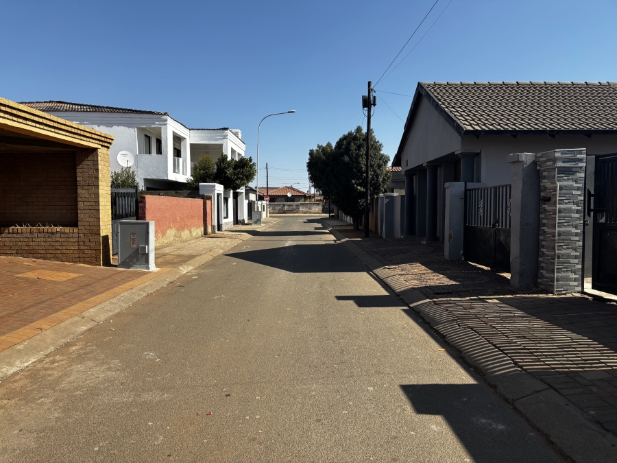 3 Bedroom Property for Sale in Protea Garden Gauteng